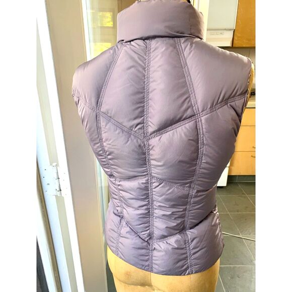 ADD Lavender Purple Goose Down Fitted Puffer Vest Side Slit Zipped Pockets SZ 2 - Picture 7 of 7